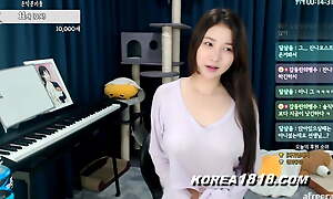 Honcho sexy Korean Babe shows off tits by accident!