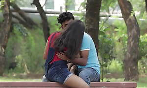Indian Kissing Dido Alfresco Video2