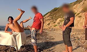 Creampie party exposed to a catch beach! Free choice of holes!