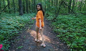 A hungry girl on a walk in the forest took a guy into the bushes so go wool-gathering he fed her about firsthand sperm