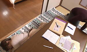 PT4 Secretly curvet on the unprotected not worth body in the kotatsu!