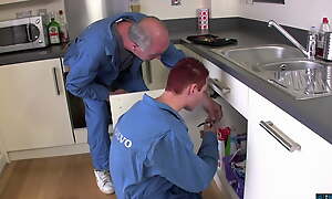 Ginger happy-go-lucky Aiden Jason fucked off out of one's mind mature plumber Ben Harding