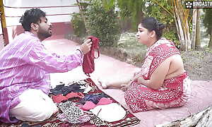 Desi Bra and Panty Salesman Bade Bade Dudhwali Gao ki Chhori Ko Bra ke badale Chod Diya Maje Lekar ( Hindi Audio )