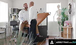ADULT TIME - Handsome Doctor Brogan Way down Fucks His Horny BF Zario Travezz Raw Anent His Office!