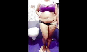 Indian Hot Disha Bhabhi Sucked Her Devar Dick After Nude Shower Take a bath