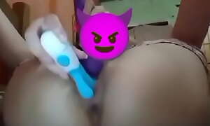 Putting a dildo in and masturbating with my vibrator is the maximum effort thing you'll see, I have a huge squirt