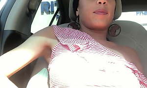 Wifey playing adjacent to pussy in the car